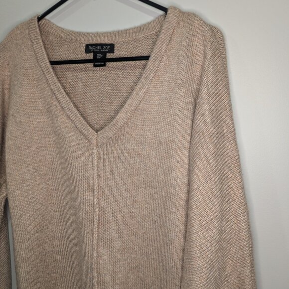 Rachel Zoe Soft Lightweight Knit Hi-low hem V-neck Exposed Seam Sweater – Size S - Picture 1 of 6